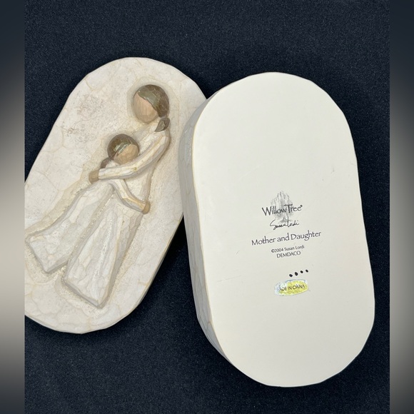 Willow Tree Mother and Daughter Keepsake Box (Retired) - Picture 2 of 3